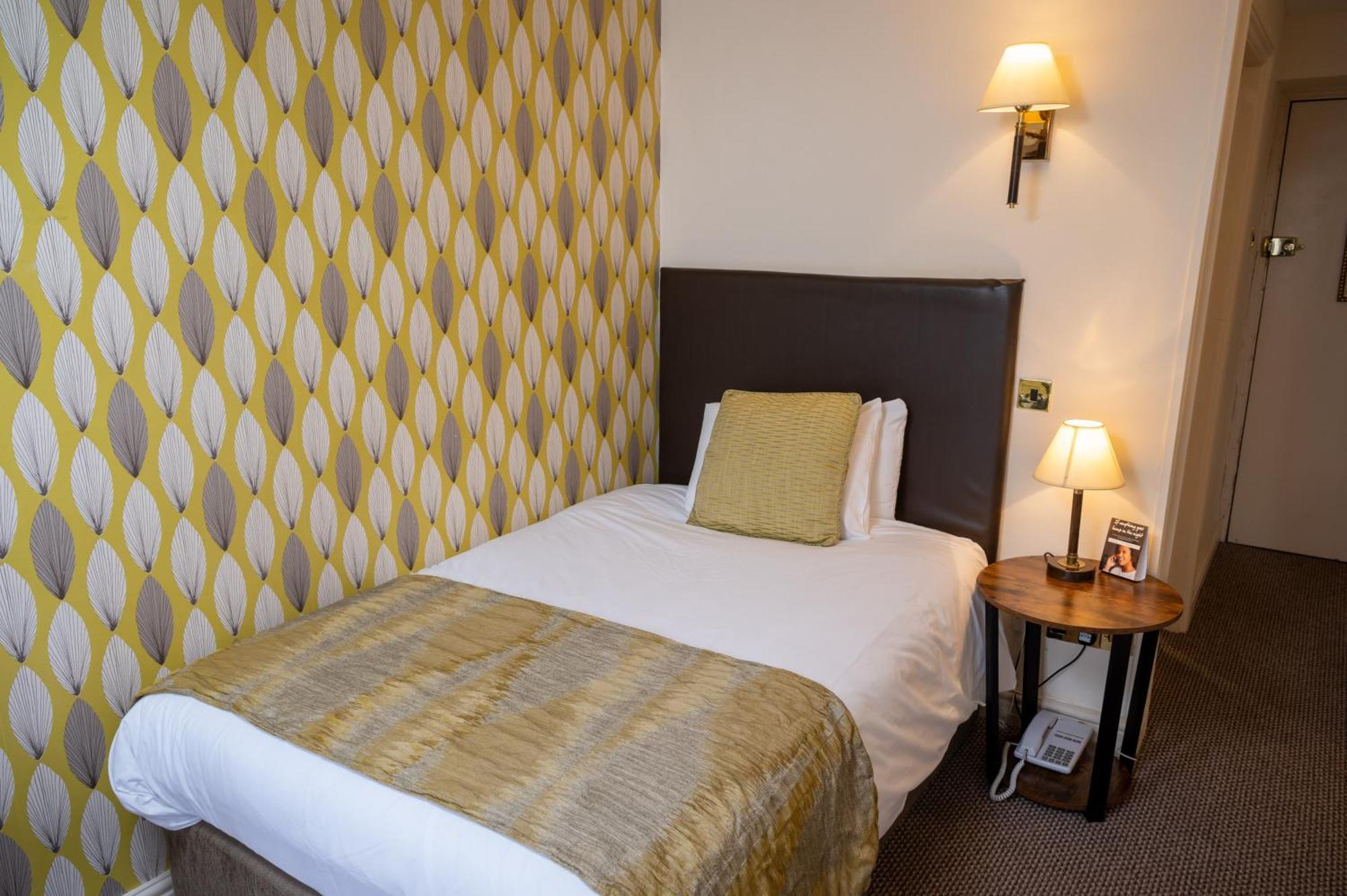 Cross Hands Hotel By Greene King Inns Old Sodbury Экстерьер фото