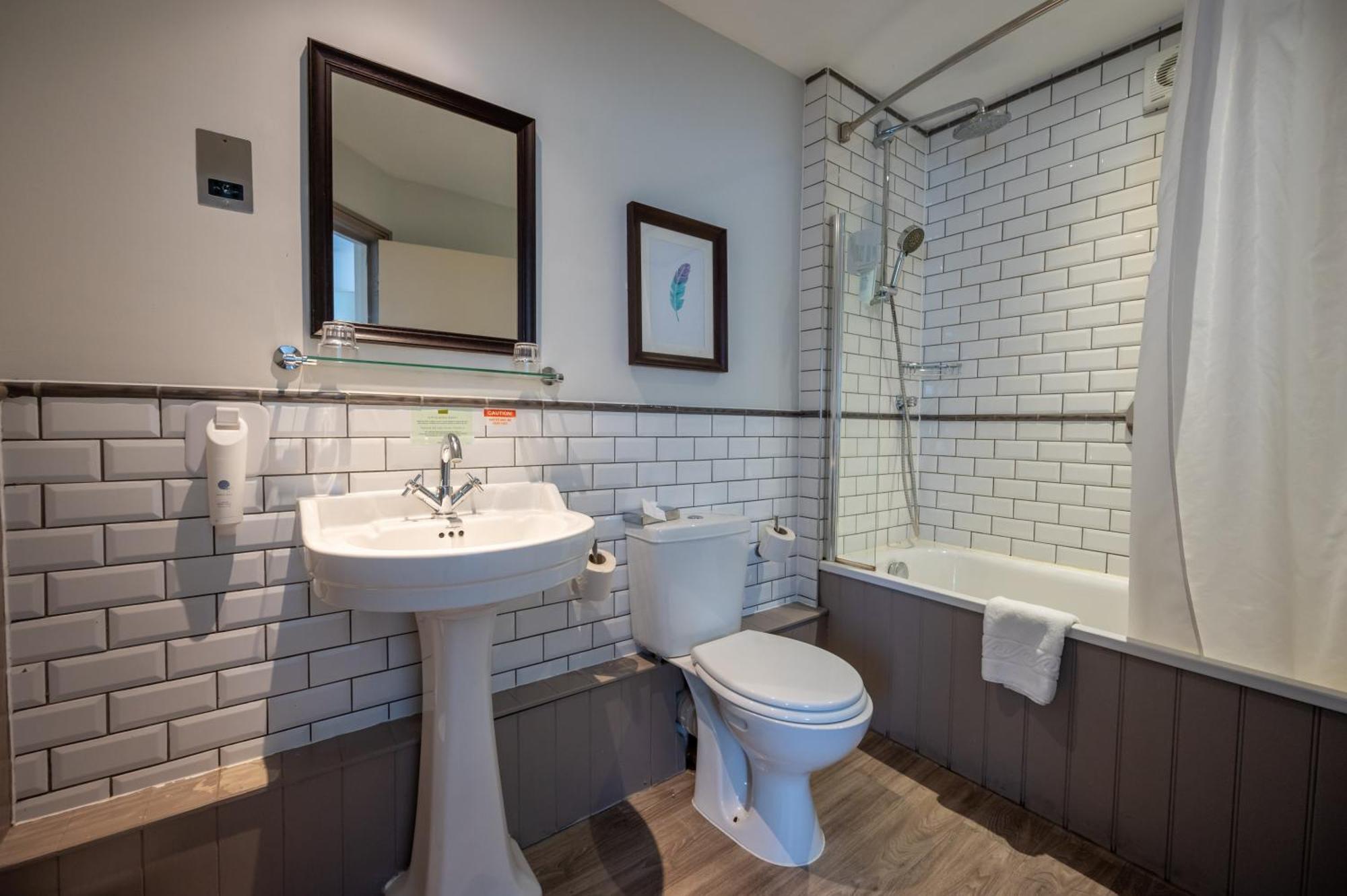 Cross Hands Hotel By Greene King Inns Old Sodbury Экстерьер фото