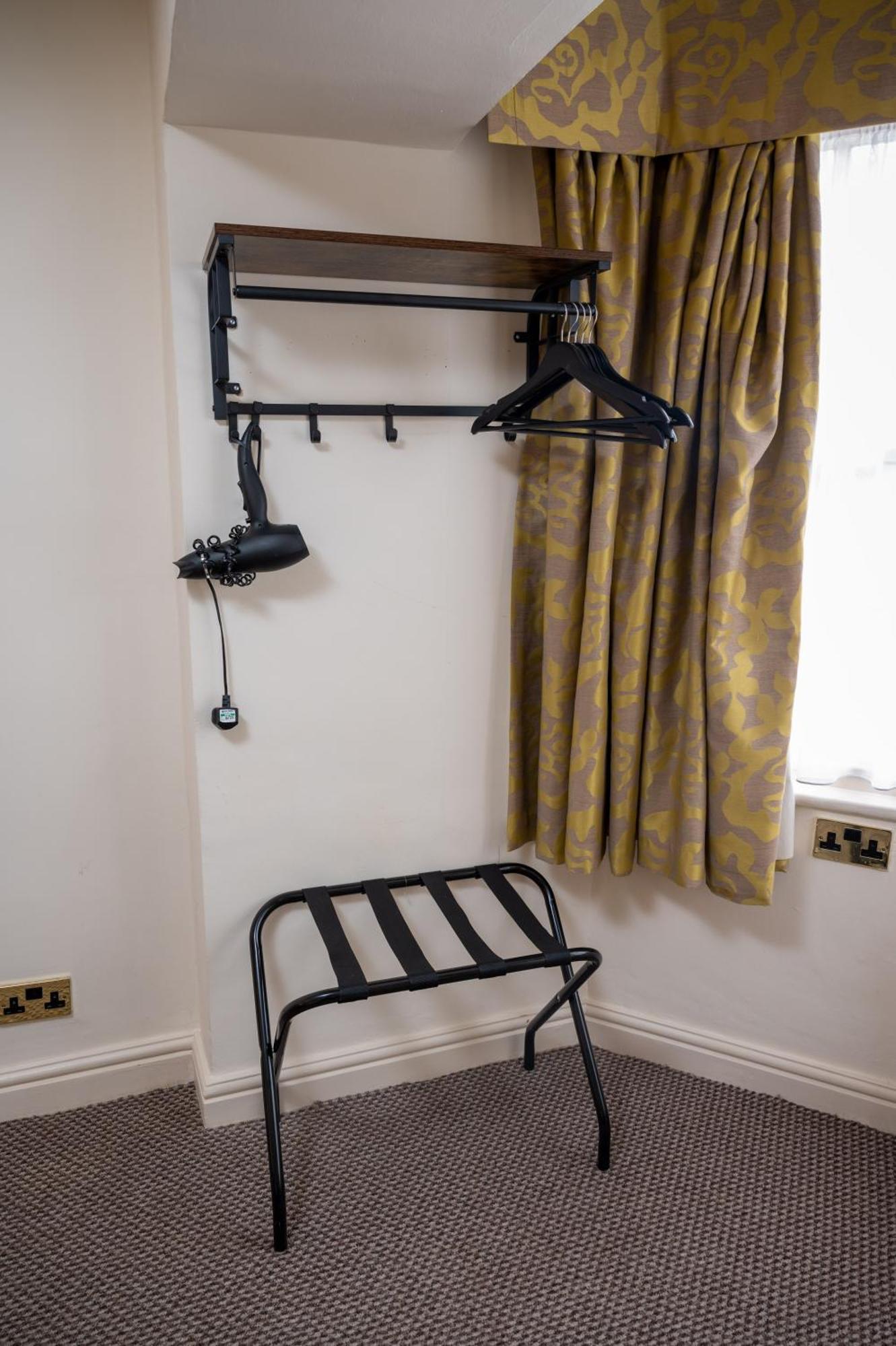 Cross Hands Hotel By Greene King Inns Old Sodbury Экстерьер фото